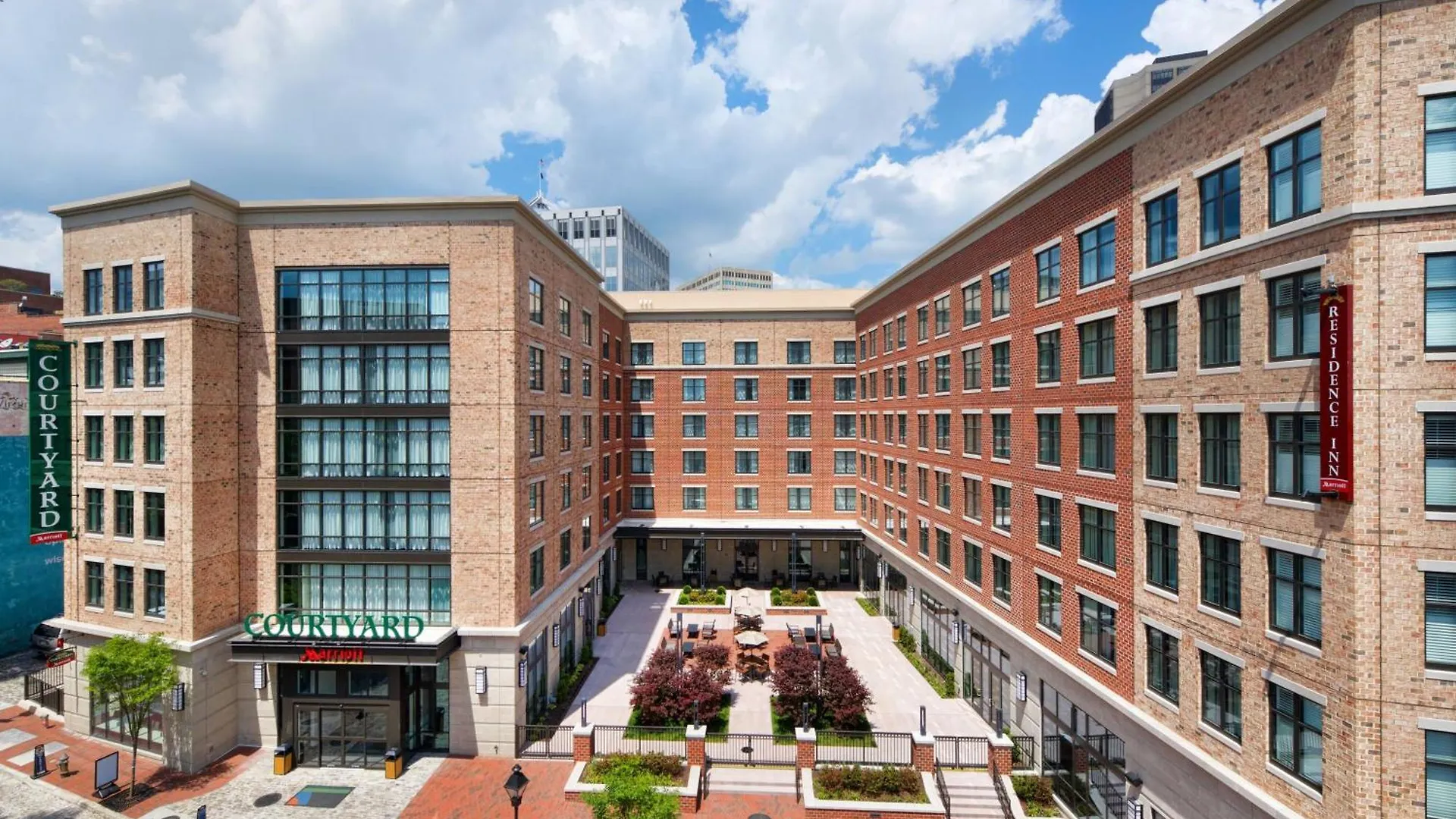 מלון Courtyard By Marriott Richmond Downtown
