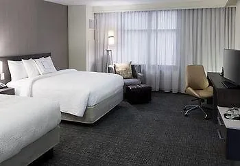 מלון Courtyard By Marriott Richmond Downtown ארצות הברית