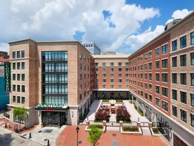 מלון Courtyard By Marriott Richmond Downtown